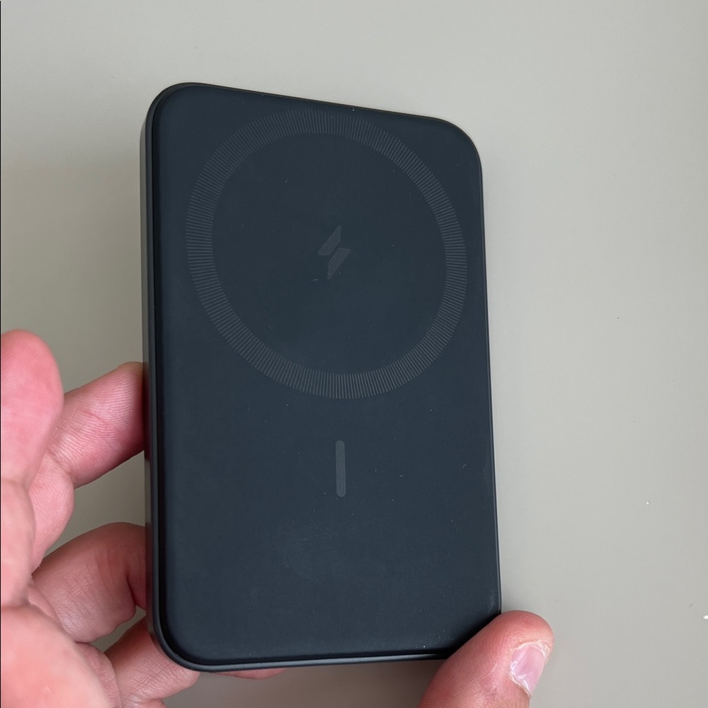 Anker Wireless Power Bank 621, iPhone wireless charger - Picture 2 of 5